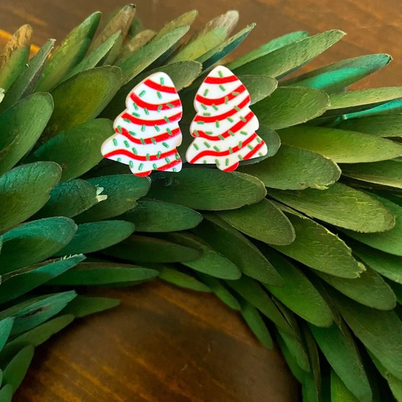 Brand new super ADORABLE Little Debbie Christmas tree inspired earrings … - Picture 2 of 4